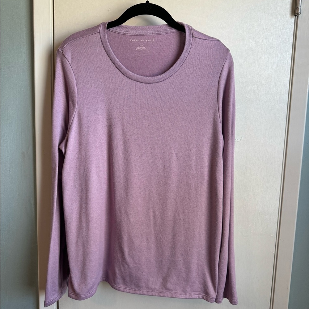 American Eagle Women’s Super Soft Long Sleeve Lavender T-shirt in size Large